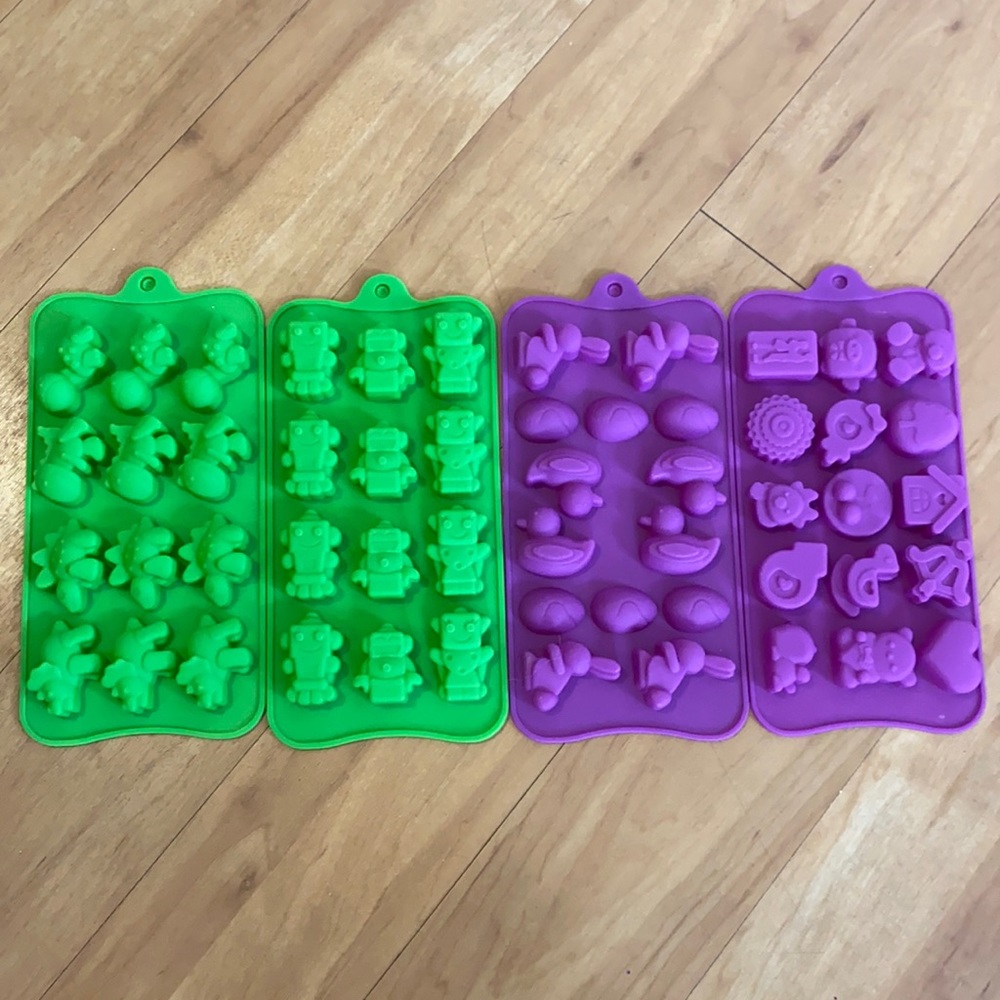 Source Unknown Silicone Candy & Chocolate Molds - Green and Purple